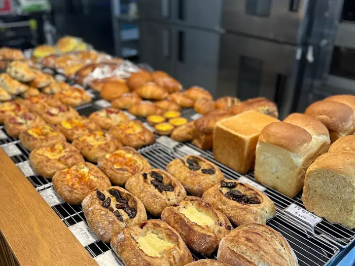 흥덕제과 빵 진열대