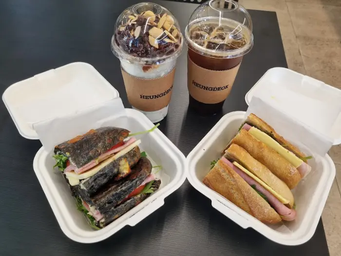흥덕제과 샌드위치와 음료