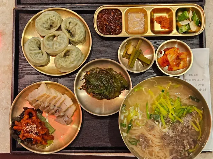 한티옥 만두와 쌈채소