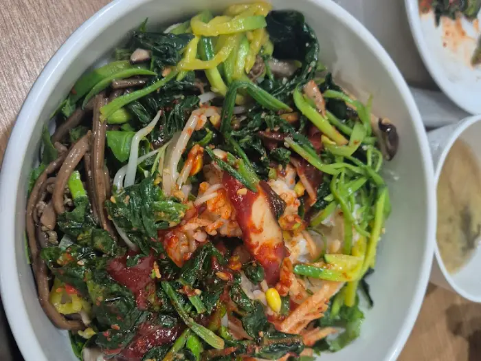 다양한 종류의 신선한 쌈 채소