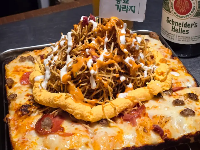 디트로이트 피자 블록버스터 (전체 모습)