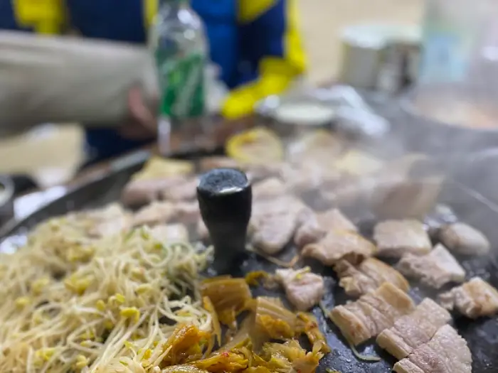 정겨운 분위기의 식당 내부