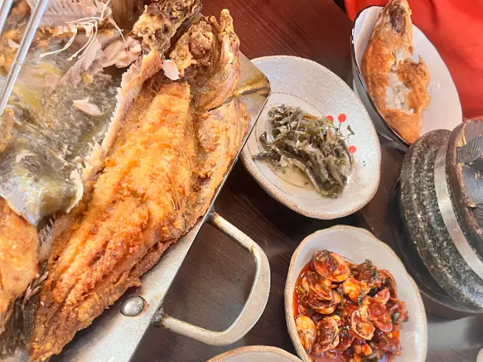 밑반찬과 생선구이