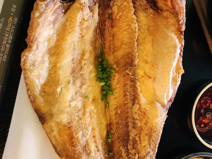 신선한 장어구이 요리