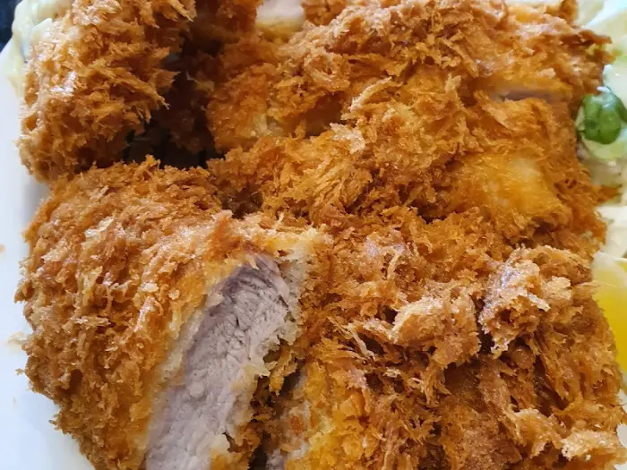 두툼한 등심 돈까스 단면