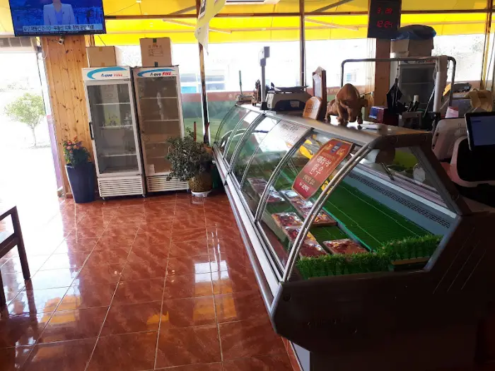 정육점 스타일의 고기 진열대