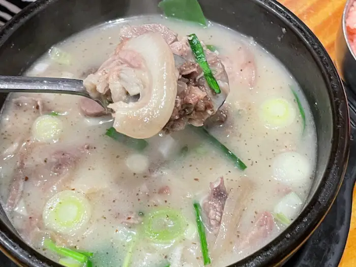 순대국 육수와 고기