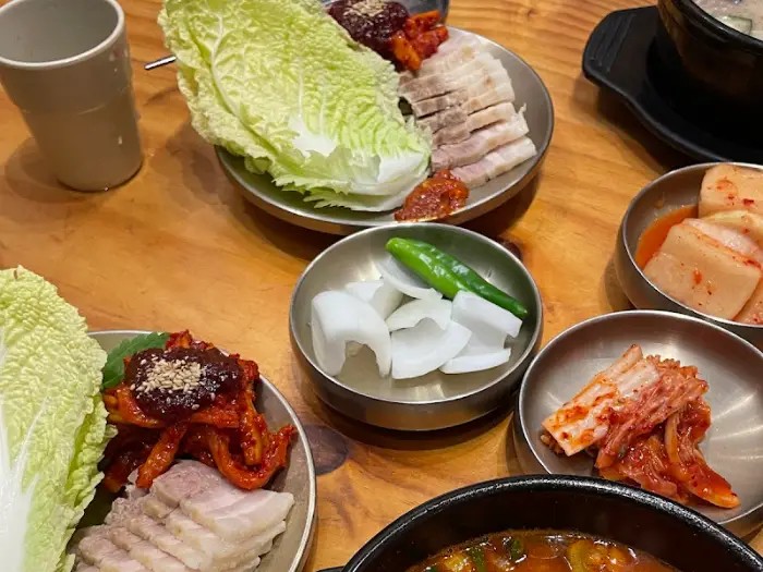 보쌈, 묵은지, 마늘, 고추