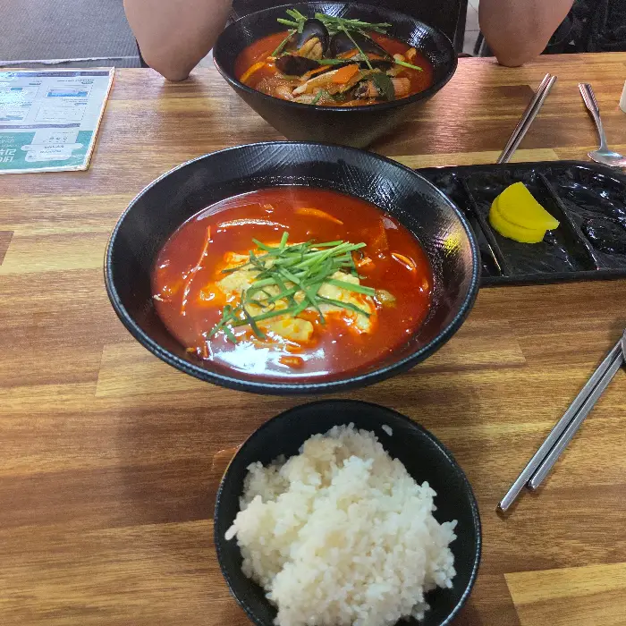 흰 쌀밥과 짬뽕