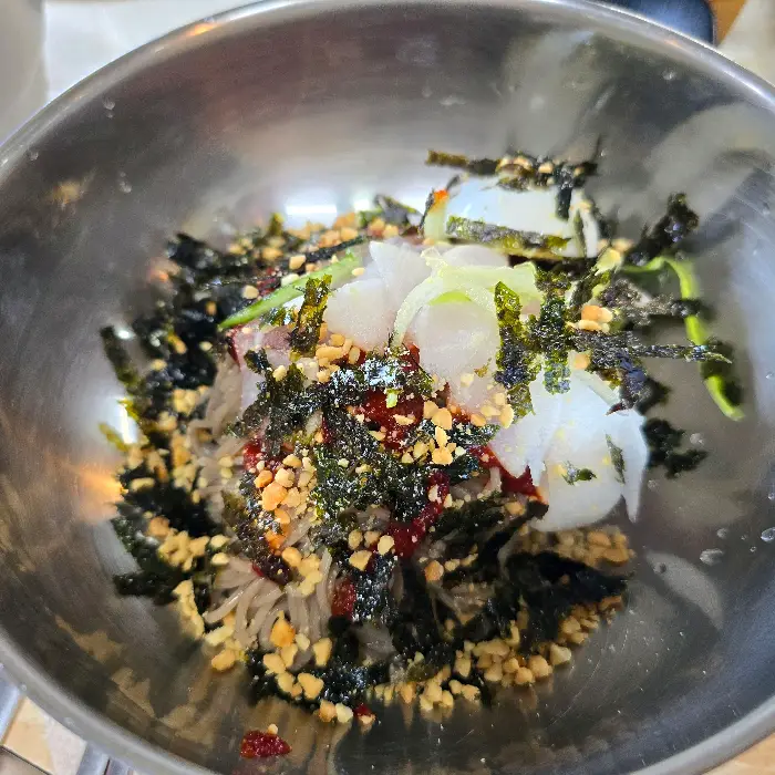 정갈하게 차려진 밑반찬