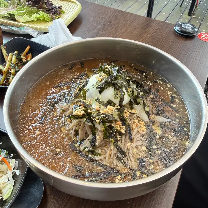 시원한 물막국수