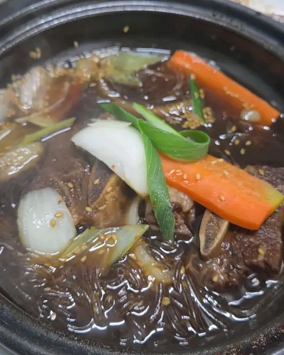 맛있게 조리된 갈비찜