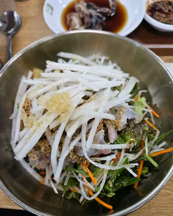 다양한 밑반찬들