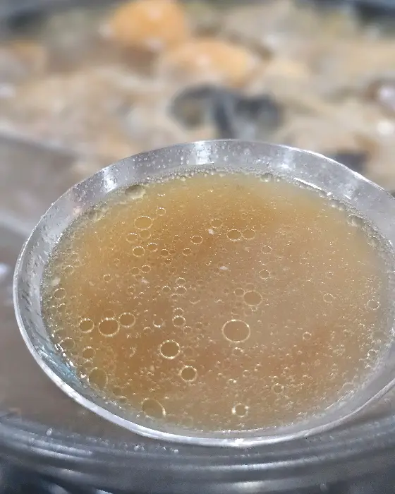 능이백숙 국물 한 숟갈