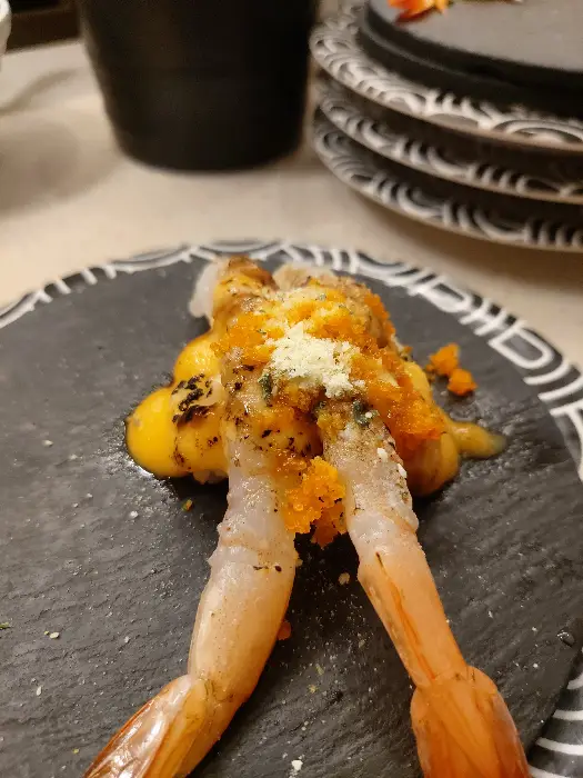 푸짐한 새우 요리 초밥