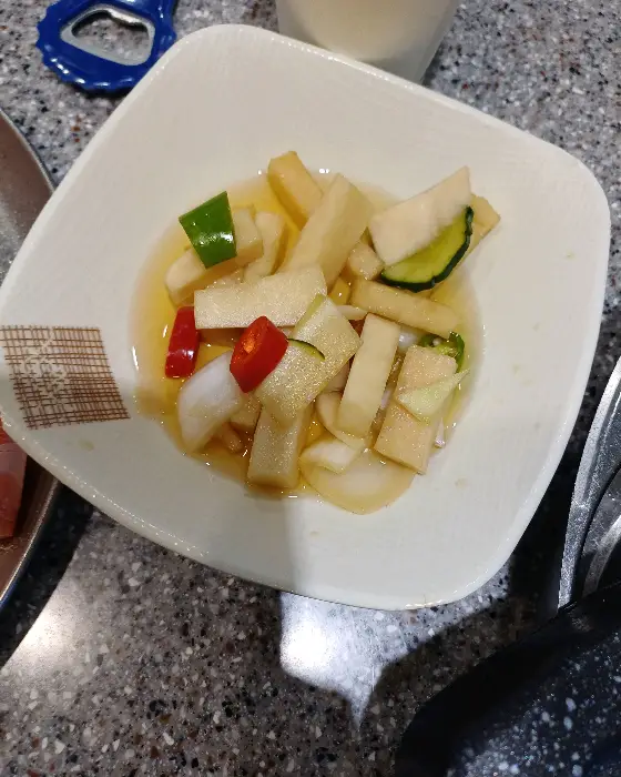 된장찌개와 곁들임 찬