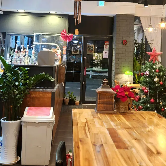 주문했던 음료와 디저트.