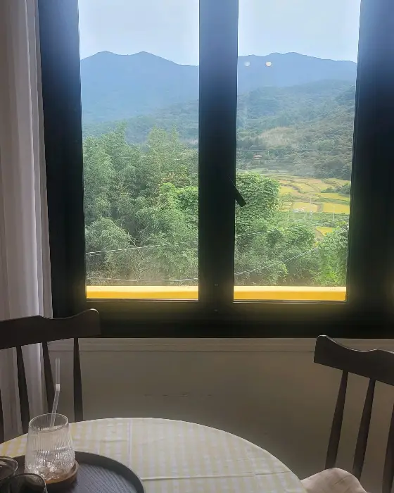 금촌103의 창밖 풍경