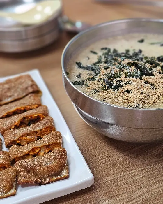 들깨옹심이 칼국수와 메밀전병