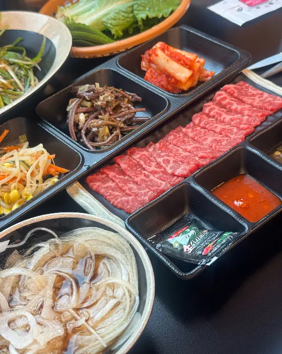 정갈하게 차려진 기본 반찬