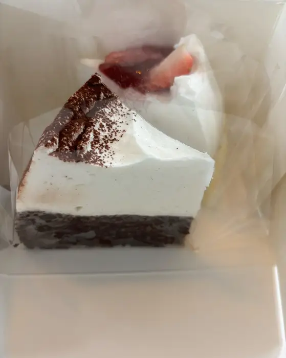 맛있어 보이는 케이크 조각