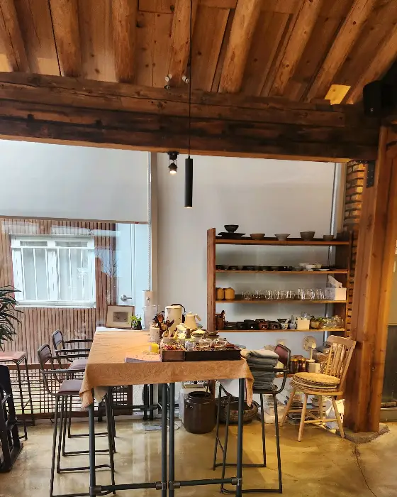 정성스럽게 준비된 차와 다과 세팅