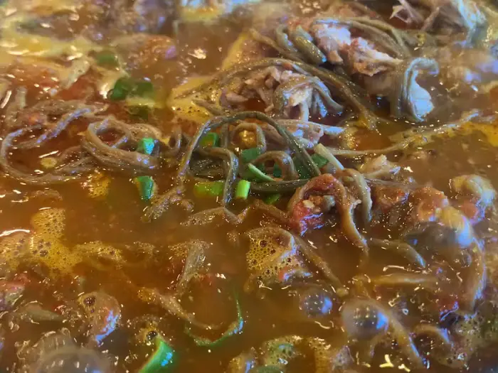 감자탕 국물의 근접샷