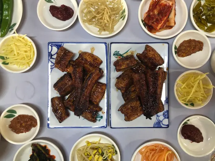양념 장어구이 접시