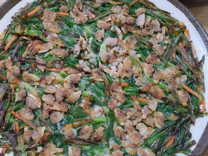 바지락 부추전 전체 모습