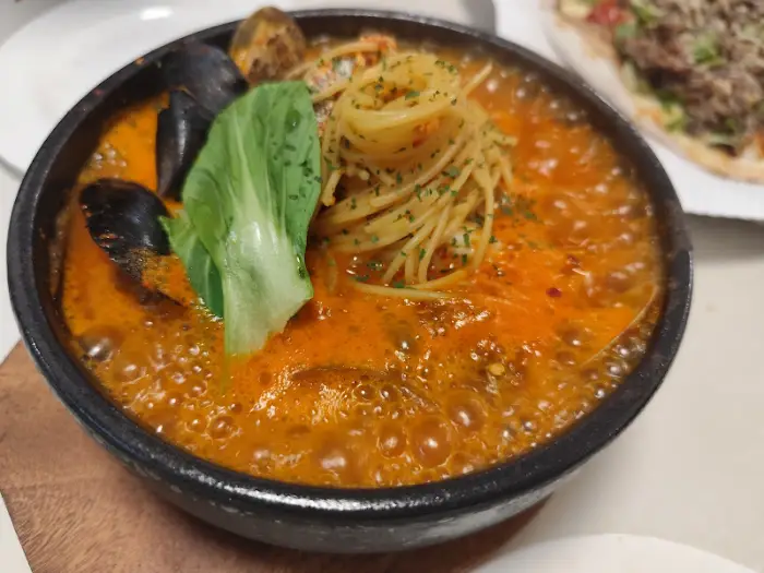 토마토 뚝배기 파스타