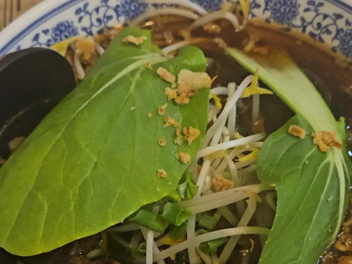 쌀국수 면과 숙주, 청경채의 조화