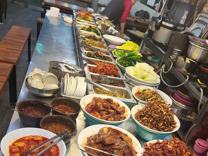 다양한 나물과 샐러드 종류