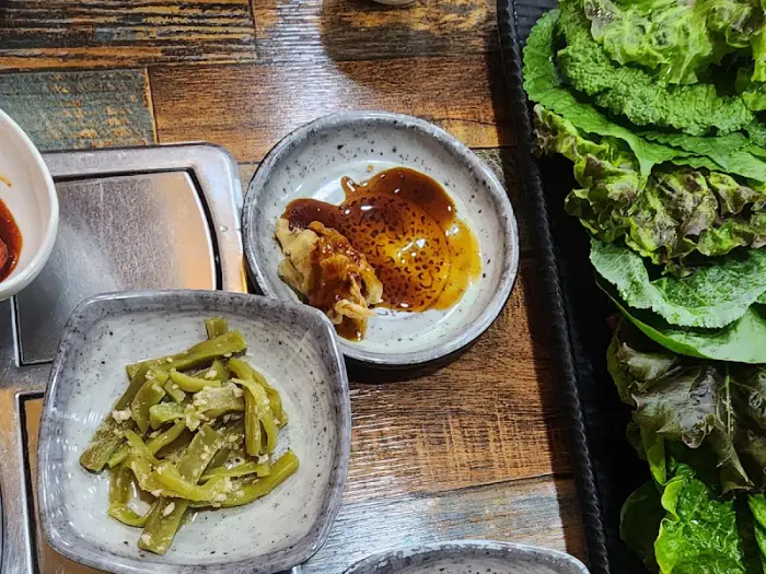 신선한 쌈 채소와 곁들여 먹을 소스