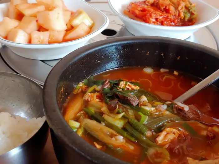 한 상 가득 차려진 식사