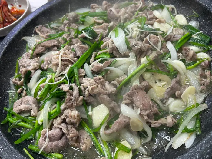 맛있게 익어가는 오리 야채 불고기