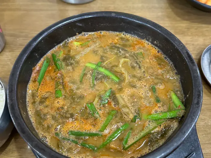 추어탕 근접 촬영