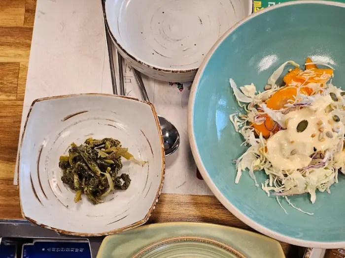 깔끔한 덜어 먹을 수 있는 나물 반찬