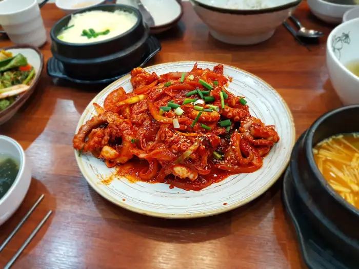 쭈꾸미 볶음과 계란찜