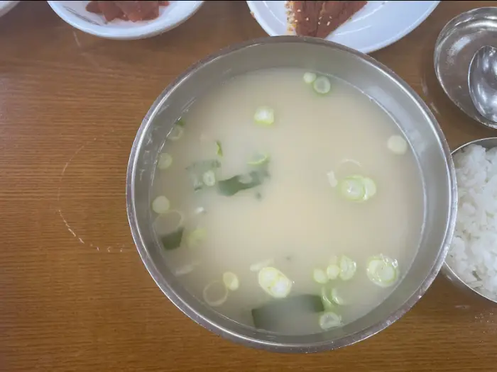 뽀얗고 진한 황태국