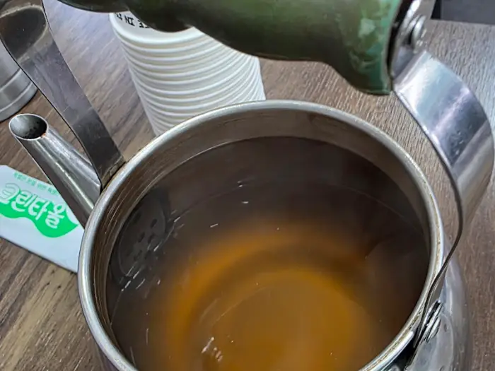 따뜻한 멸치육물