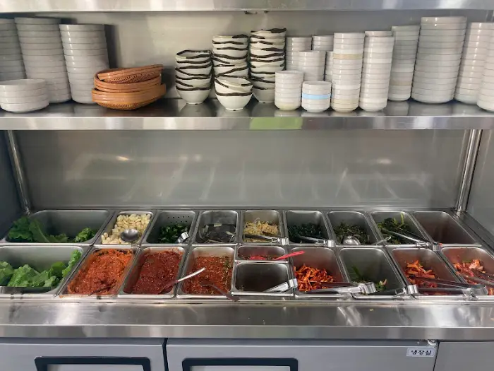 셀프 코너의 다양한 밑반찬