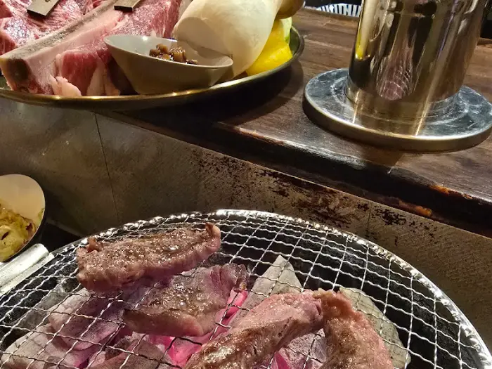 화로에 구워지는 고기