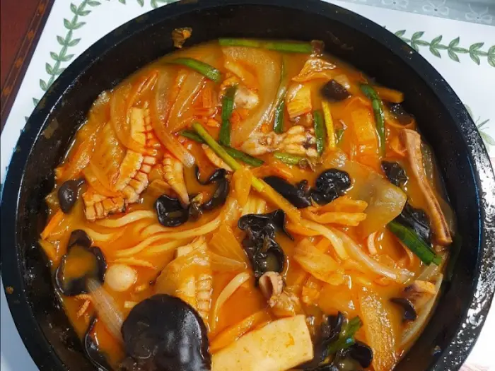 뚝배기 짬뽕 사진