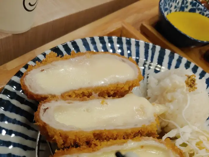 치즈 돈까스 단면