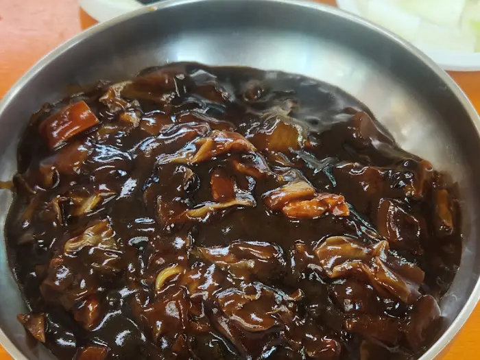 옛날 짜장 소스 클로즈업