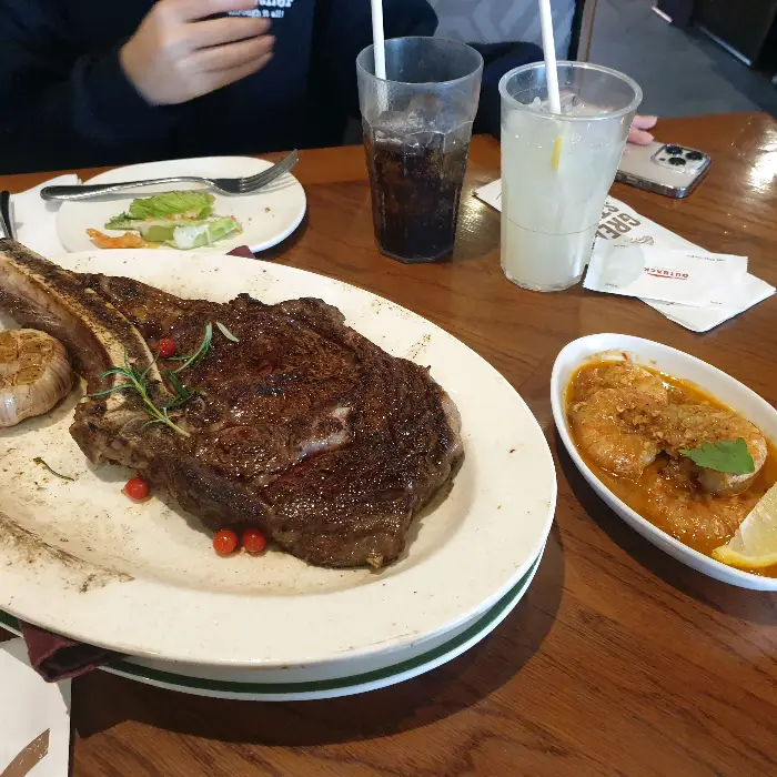 풍성한 스테이크 플레이트