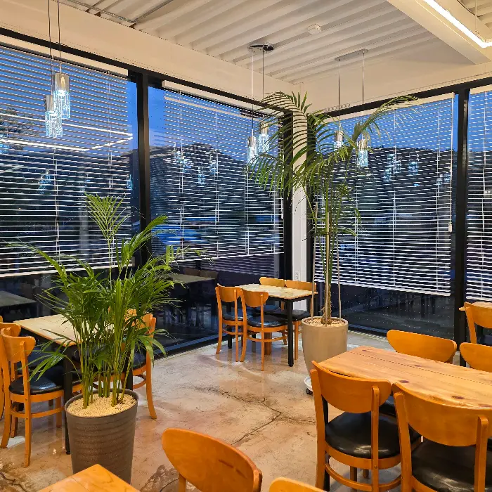 흑임자 라떼와 크로플