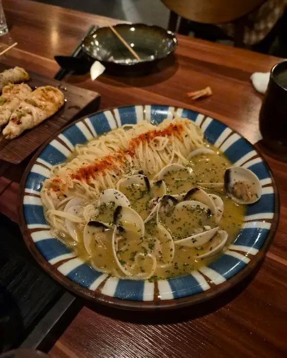 바지락과 면이 담긴 요리