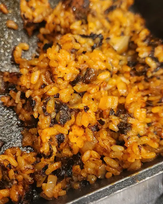 김이 모락모락 나는 볶음밥