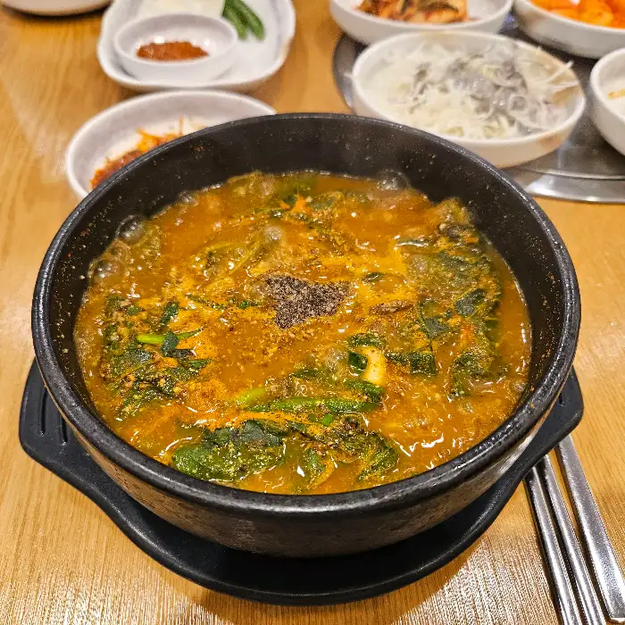 흑염소탕과 함께 나온 반찬들